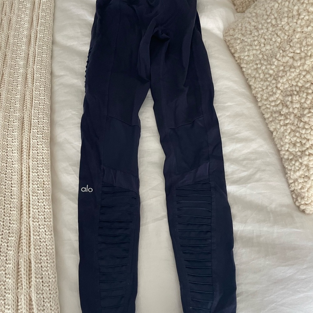 Navy alo leggings